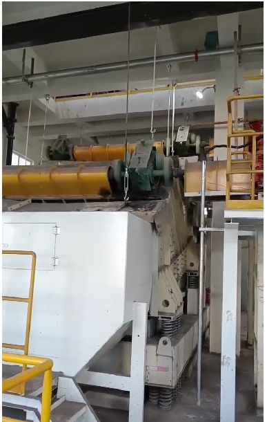 鄂爾多斯現場二段香蕉篩順利運行